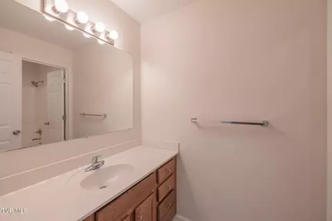 Bath - 5 Pinehurst Court Limestone Tn 37681, Limestone, TN 37681 photo 1 of 4