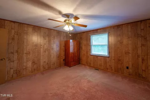 Bedroom - 110 Richard Lane Fall Branch Tn 37656, Fall Branch, TN 37656 photo 2 of 4