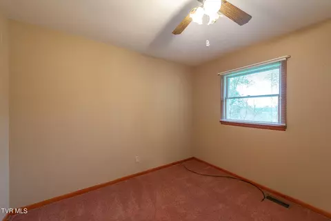 Bedroom - 110 Richard Lane Fall Branch Tn 37656, Fall Branch, TN 37656 photo 3 of 4