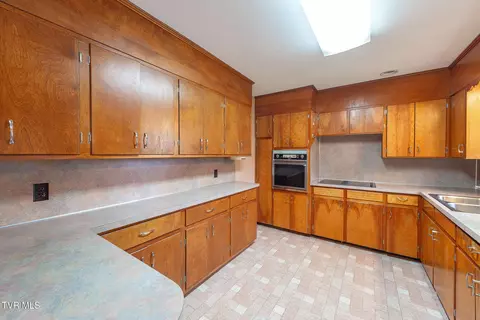 Kitchen - 110 Richard Lane Fall Branch Tn 37656, Fall Branch, TN 37656 photo 3 of 6