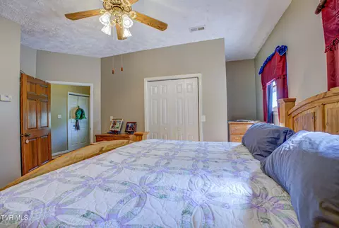 Bedroom - 134 Carver Crabtree Road Hampton Tn 37658, Hampton, TN 37658 photo 9 of 10