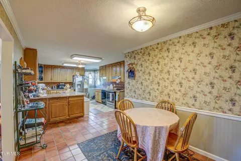 Dining - 134 Carver Crabtree Road Hampton Tn 37658, Hampton, TN 37658 photo 3 of 3