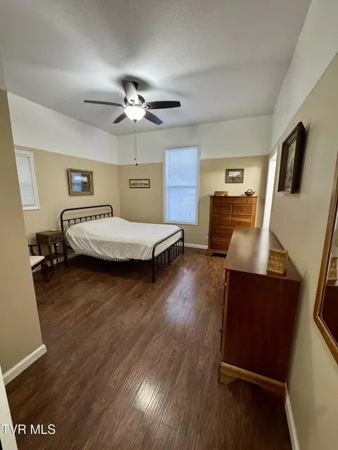 Bedroom - 411 Clinchfield Avenue Erwin Tn 37650, Erwin, TN 37650 photo 2 of 3