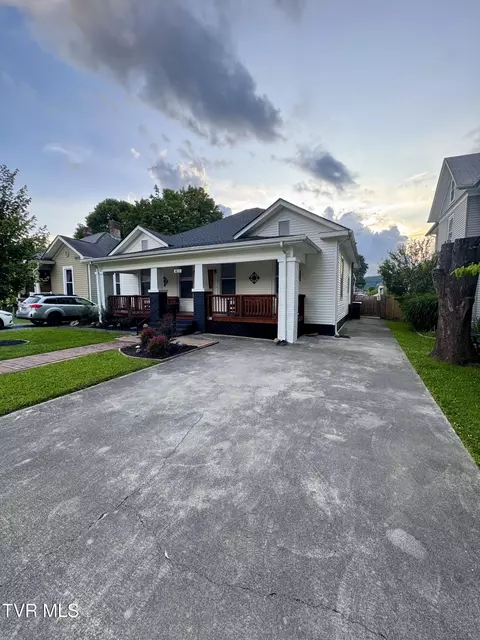 Exterior - 411 Clinchfield Avenue Erwin Tn 37650, Erwin, TN 37650 photo 2 of 11