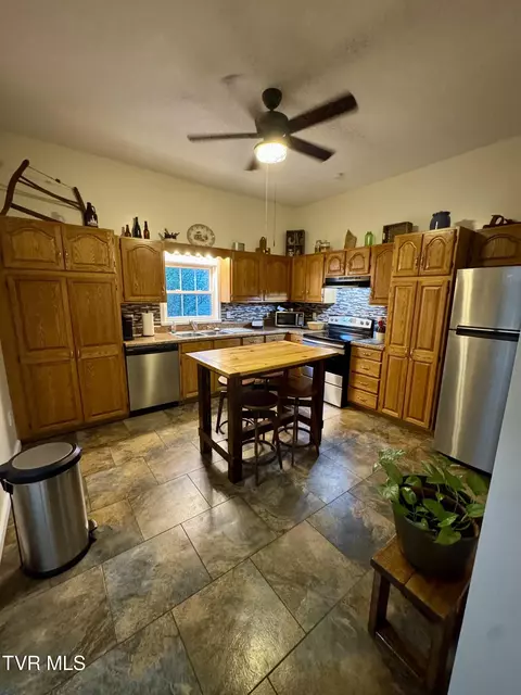 Kitchen - 411 Clinchfield Avenue Erwin Tn 37650, Erwin, TN 37650 photo 1 of 2