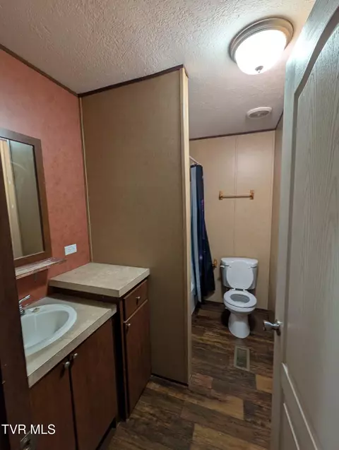 Bath - 204 Spring Street Hampton Tn 37658, Hampton, TN 37658 photo 3 of 3