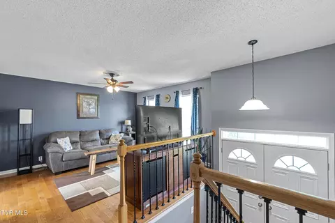 Entry Way - 3500 Old Stage Road Chuckey Tn 37641, Chuckey, TN 37641 photo 1 of 5