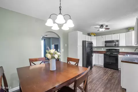 Dining - 3500 Old Stage Road Chuckey Tn 37641, Chuckey, TN 37641 photo 4 of 4