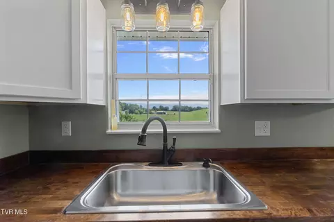 Kitchen - 3500 Old Stage Road Chuckey Tn 37641, Chuckey, TN 37641 photo 2 of 2