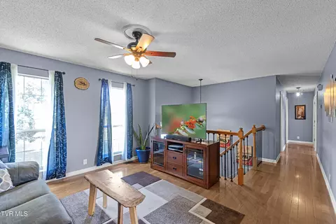 Entry Way - 3500 Old Stage Road Chuckey Tn 37641, Chuckey, TN 37641 photo 2 of 5