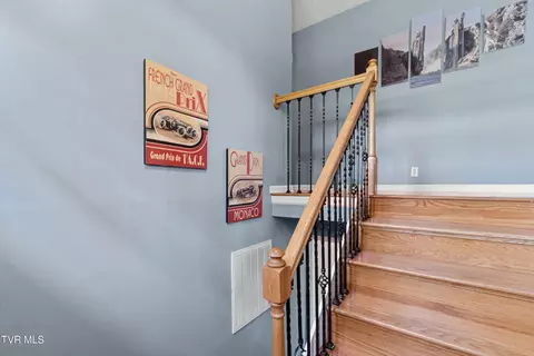 Entry Way - 3500 Old Stage Road Chuckey Tn 37641, Chuckey, TN 37641 photo 4 of 5