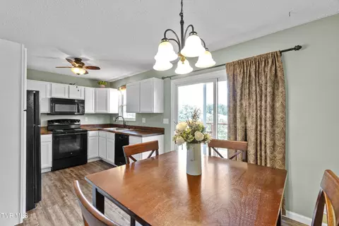 Dining - 3500 Old Stage Road Chuckey Tn 37641, Chuckey, TN 37641 photo 1 of 4