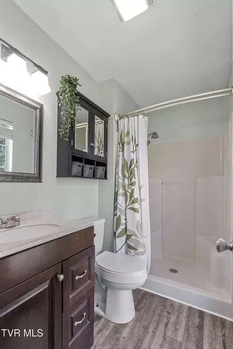 Bath - 3500 Old Stage Road Chuckey Tn 37641, Chuckey, TN 37641 photo 4 of 5