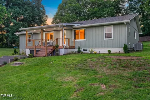 1318 E Lakeview Drive Johnson City Tn 37601, Johnson City, TN 37601