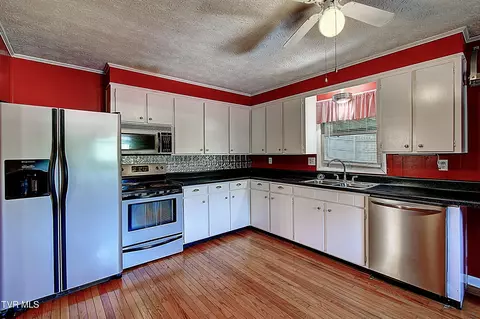 Kitchen - 120 Russell Lane Hampton Tn 37658, Hampton, TN 37658 photo 3 of 3