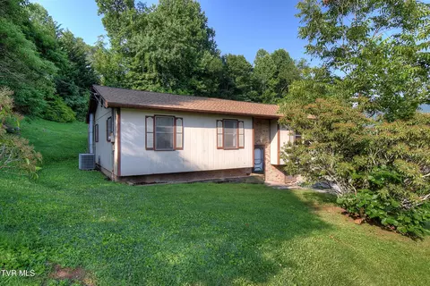 Exterior - 120 Russell Lane Hampton Tn 37658, Hampton, TN 37658 photo 2 of 10
