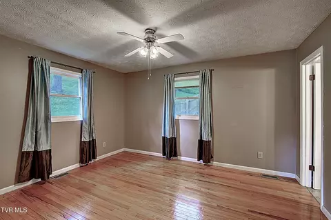 Bedroom - 120 Russell Lane Hampton Tn 37658, Hampton, TN 37658 photo 2 of 7