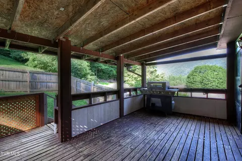 Exterior - 120 Russell Lane Hampton Tn 37658, Hampton, TN 37658 photo 6 of 10
