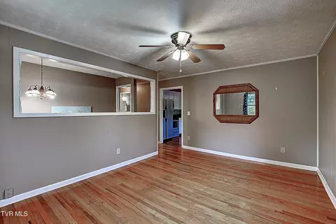 Living - 120 Russell Lane Hampton Tn 37658, Hampton, TN 37658 photo 2 of 2