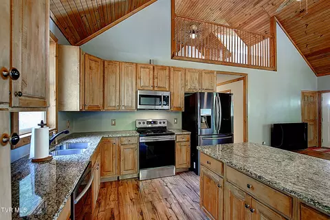 Kitchen - 231 Kaitlin Road Hampton Tn 37658, Hampton, TN 37658 photo 2 of 4