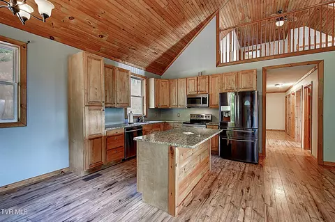 Kitchen - 231 Kaitlin Road Hampton Tn 37658, Hampton, TN 37658 photo 1 of 4