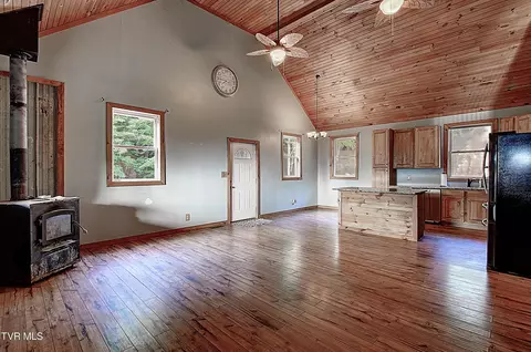 Living - 231 Kaitlin Road Hampton Tn 37658, Hampton, TN 37658 photo 1 of 3