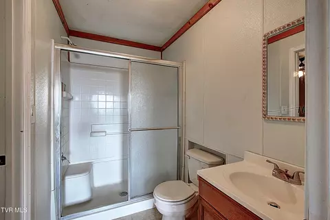 Bath - 231 Kaitlin Road Hampton Tn 37658, Hampton, TN 37658 photo 3 of 3