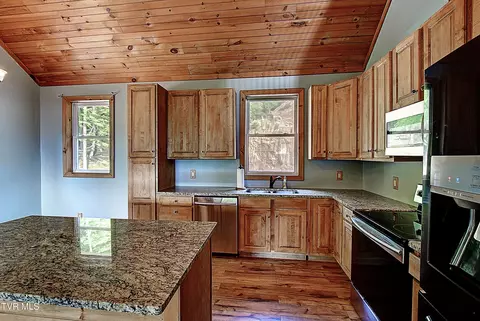 Kitchen - 231 Kaitlin Road Hampton Tn 37658, Hampton, TN 37658 photo 3 of 4