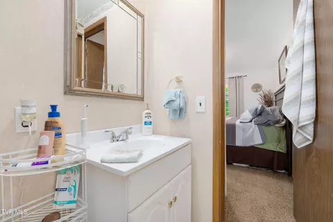 Bath - 142 Parker Street Erwin Tn 37650, Erwin, TN 37650 photo 2 of 3