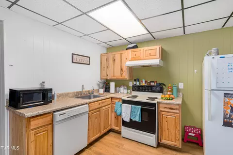 Kitchen - 142 Parker Street Erwin Tn 37650, Erwin, TN 37650 photo 6 of 7