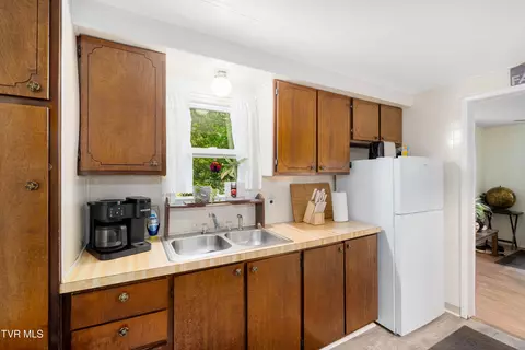 Kitchen - 142 Parker Street Erwin Tn 37650, Erwin, TN 37650 photo 2 of 7
