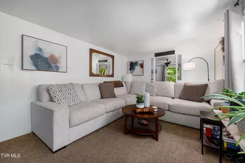 Living - 142 Parker Street Erwin Tn 37650, Erwin, TN 37650 photo 2 of 5