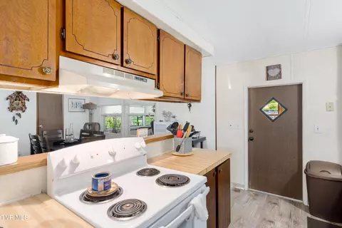 Kitchen - 142 Parker Street Erwin Tn 37650, Erwin, TN 37650 photo 3 of 7