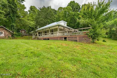 306 Bear Branch Roan Mountain Tn 37687, Roan Mountain, TN 37687