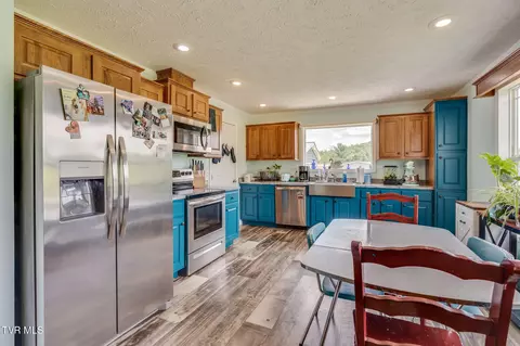 Kitchen - 715 Dunham Road Chuckey Tn 37641, Chuckey, TN 37641 photo 2 of 4