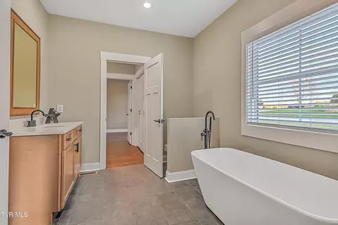 Bath - 144 Rosecliff Drive Fall Branch Tn 37656, Fall Branch, TN 37656 photo 5 of 6