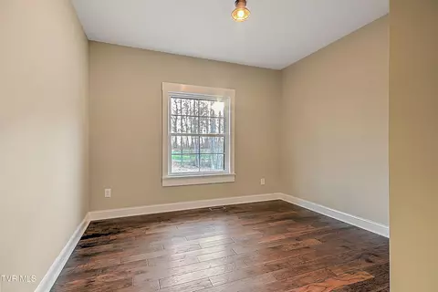 Bedroom - 144 Rosecliff Drive Fall Branch Tn 37656, Fall Branch, TN 37656 photo 4 of 15