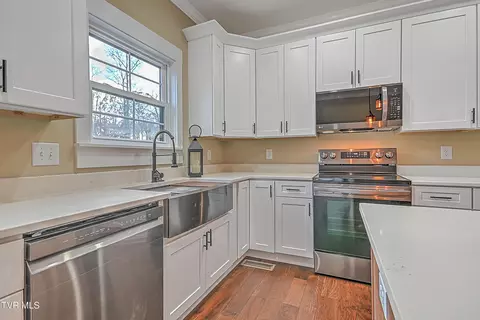Kitchen - 144 Rosecliff Drive Fall Branch Tn 37656, Fall Branch, TN 37656 photo 7 of 7