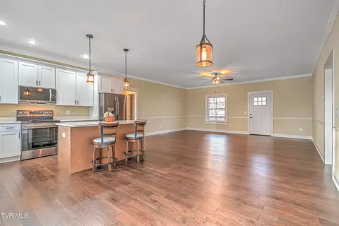 Living - 144 Rosecliff Drive Fall Branch Tn 37656, Fall Branch, TN 37656 photo 5 of 10
