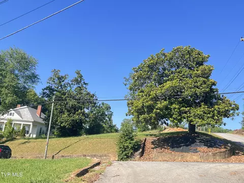 124 S Highland Avenue Greeneville Tn 37743, Greeneville, TN 37743
