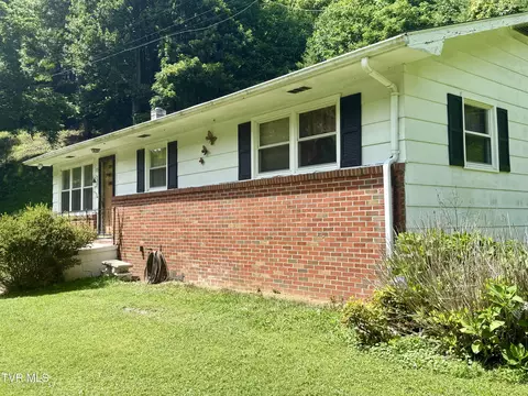 176 Piney Grove Road Hampton Tn 37658, Hampton, TN 37658
