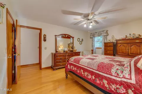 Bedroom - 175 Robert Rice Road Erwin Tn 37650, Erwin, TN 37650 photo 2 of 9