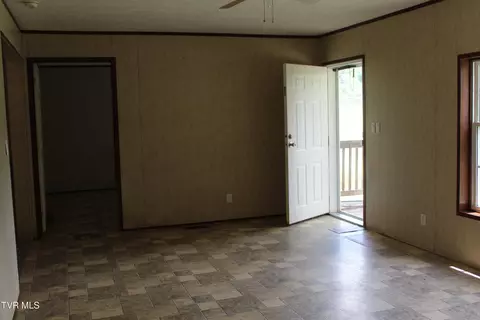 Living - 402 Beeline Road Duffield Va 24244, Duffield, VA 24244 photo 1 of 1
