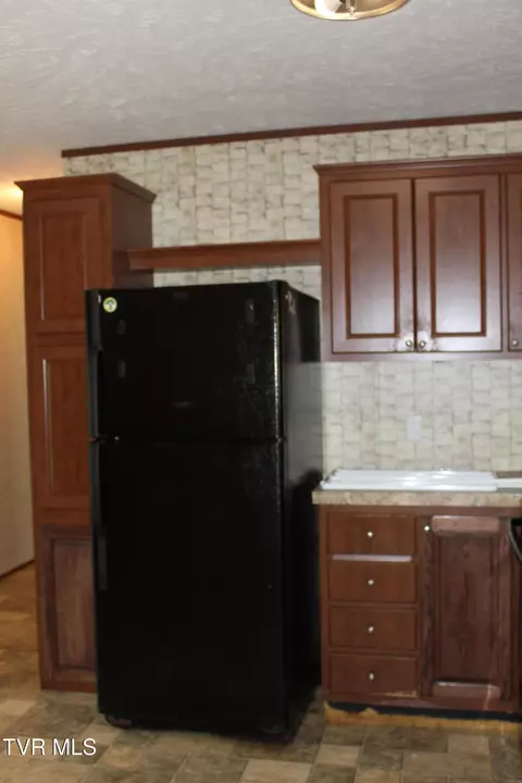 Kitchen - 402 Beeline Road Duffield Va 24244, Duffield, VA 24244 photo 2 of 3