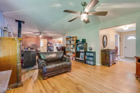 Living - 145 Escape Mountain Road Hampton Tn 37658, Hampton, TN 37658 photo 2 of 2
