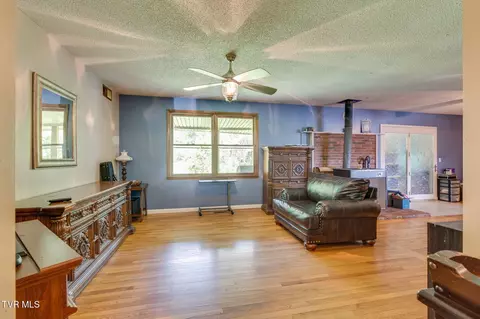 Living - 145 Escape Mountain Road Hampton Tn 37658, Hampton, TN 37658 photo 1 of 2