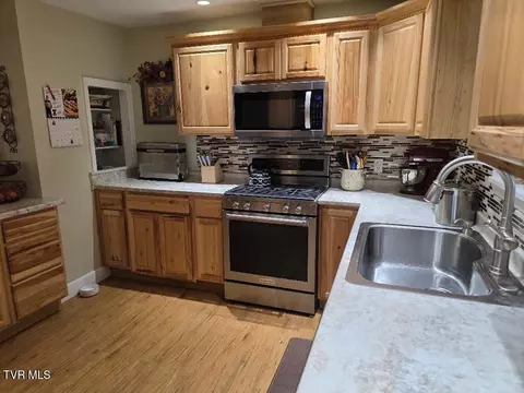 Kitchen - 214 Elliott Avenue Erwin Tn 37650, Erwin, TN 37650 photo 1 of 4