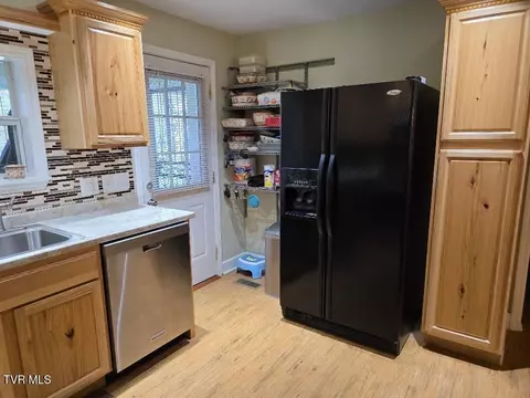 Kitchen - 214 Elliott Avenue Erwin Tn 37650, Erwin, TN 37650 photo 4 of 4