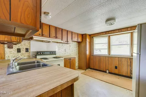 Kitchen - 1108 1112 South Walnut Drive Erwin Tn 37650, Erwin, TN 37650 photo 1 of 7