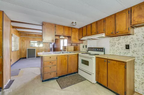 Kitchen - 1108 1112 South Walnut Drive Erwin Tn 37650, Erwin, TN 37650 photo 3 of 7